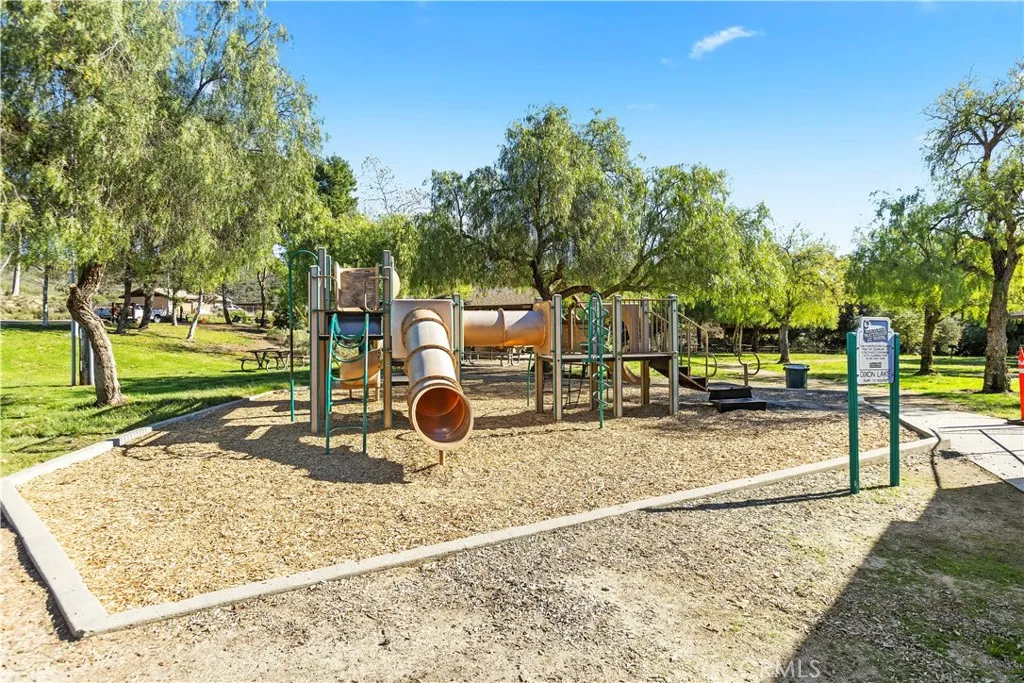 1258 Entrada Glen, Escondido, California 92027 home-pic-32