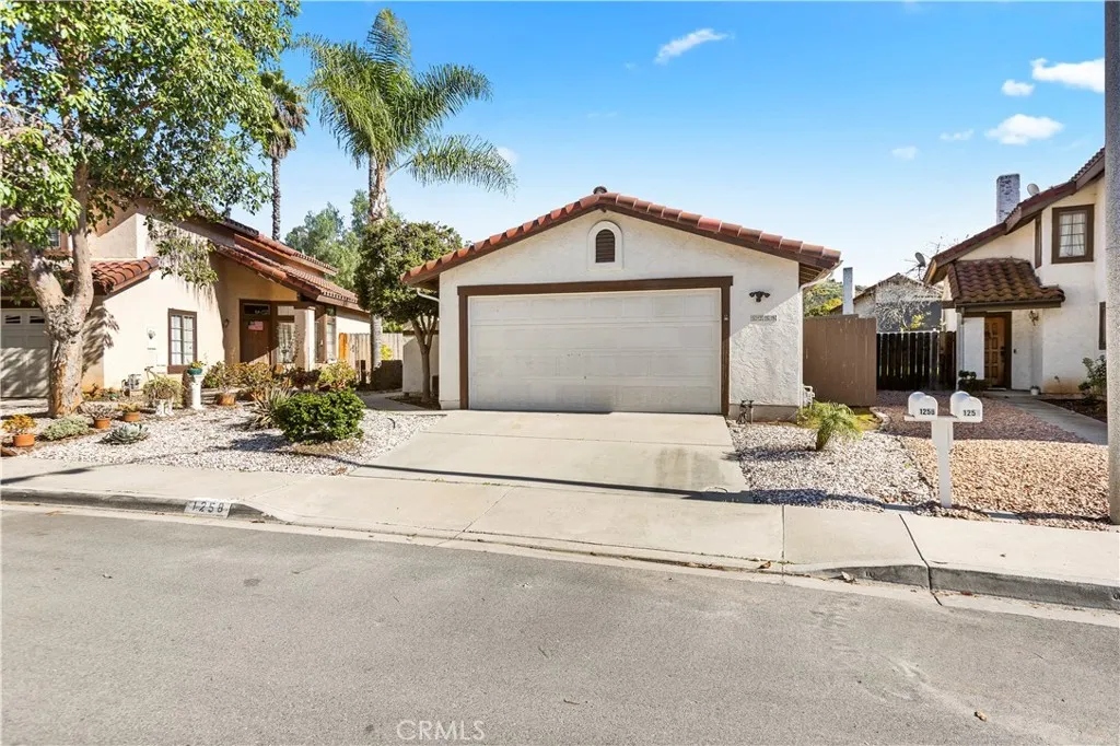 1258 Entrada Glen, Escondido, California 92027 home-pic-27