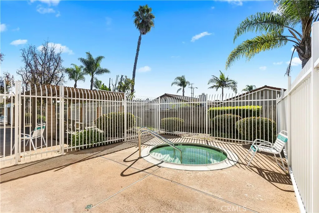 1258 Entrada Glen, Escondido, California 92027 home-pic-28