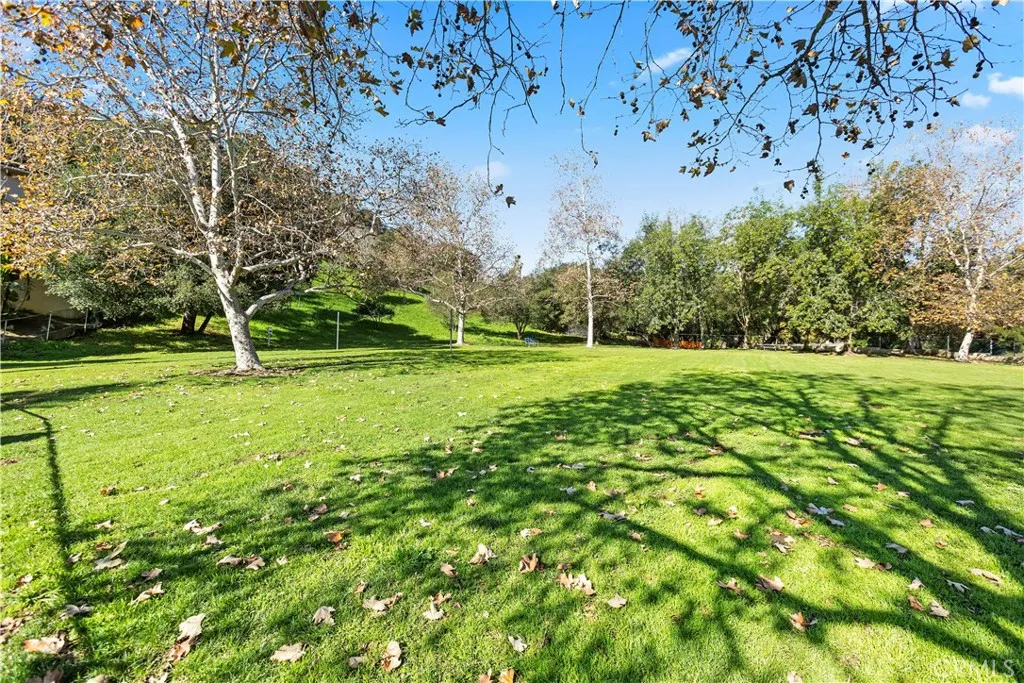 1258 Entrada Glen, Escondido, California 92027 home-pic-30