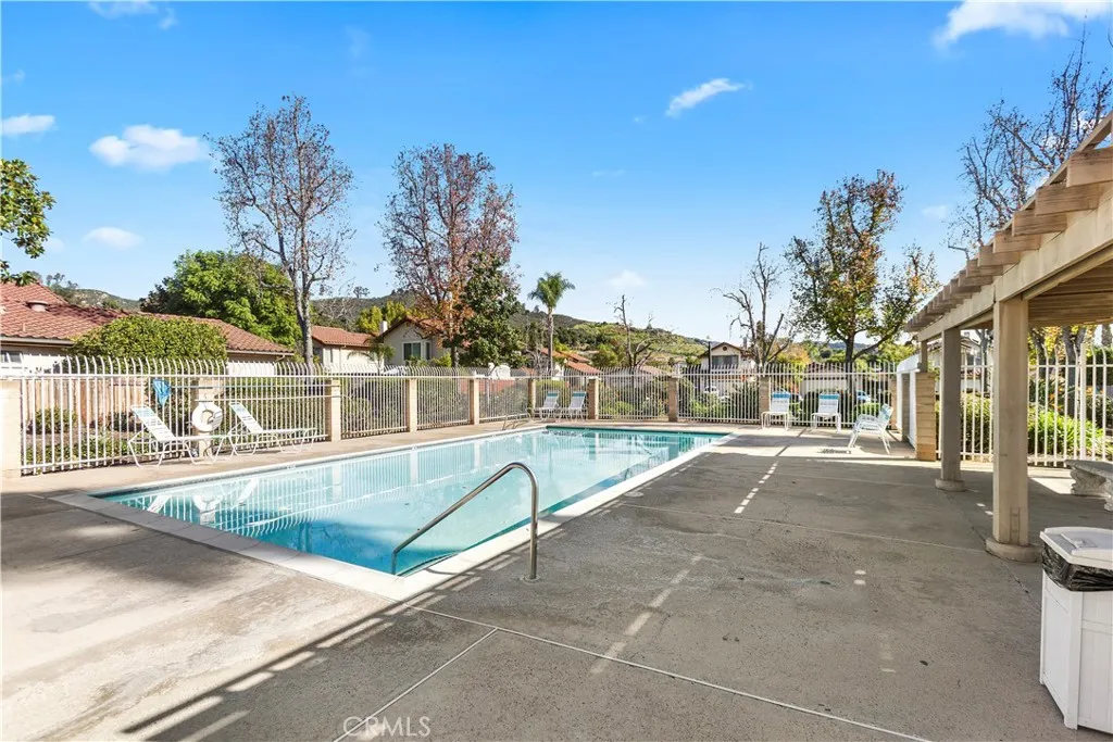 1258 Entrada Glen, Escondido, California 92027 home-pic-29