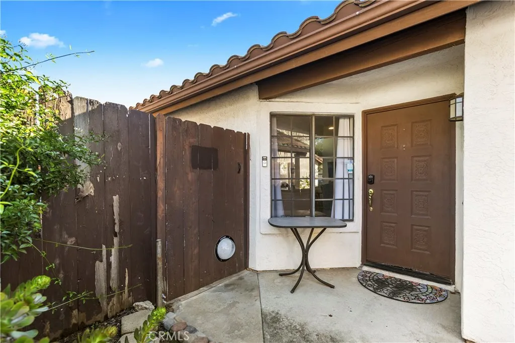 1258 Entrada Glen, Escondido, California 92027 home-pic-25