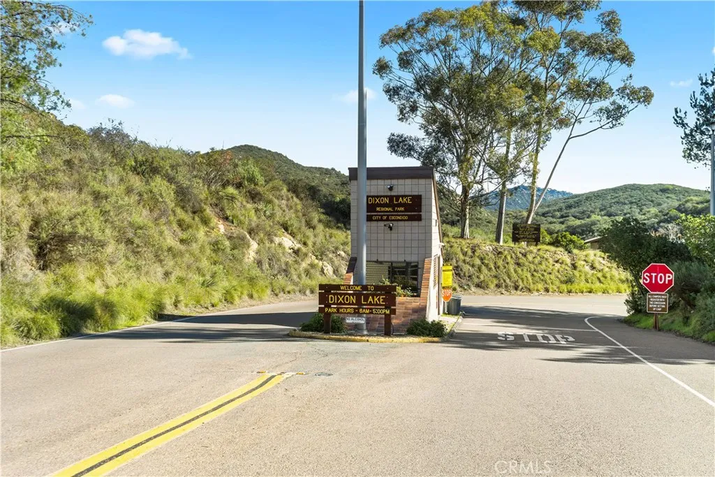 1258 Entrada Glen, Escondido, California 92027 home-pic-33