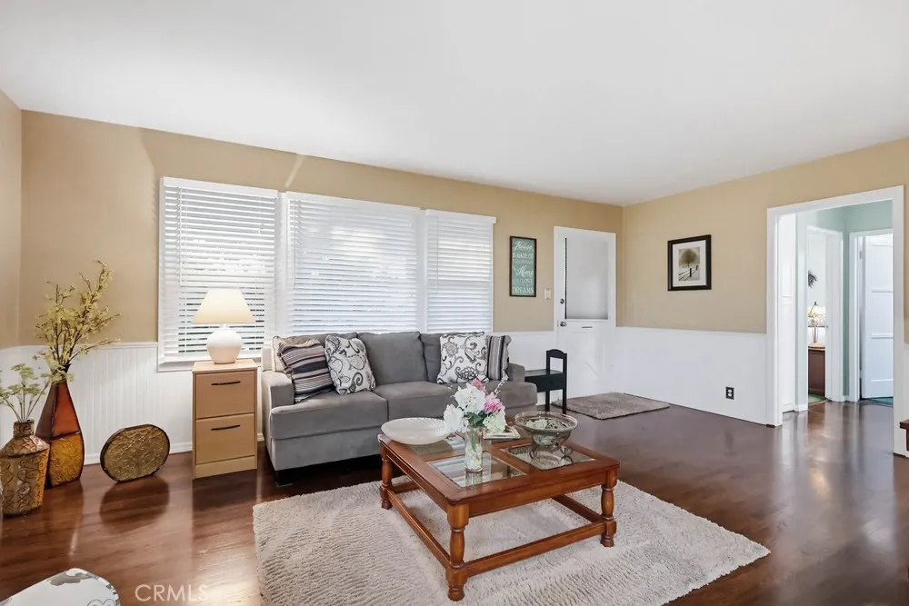 4702 Castana, Lakewood, California 90712 home-pic-15