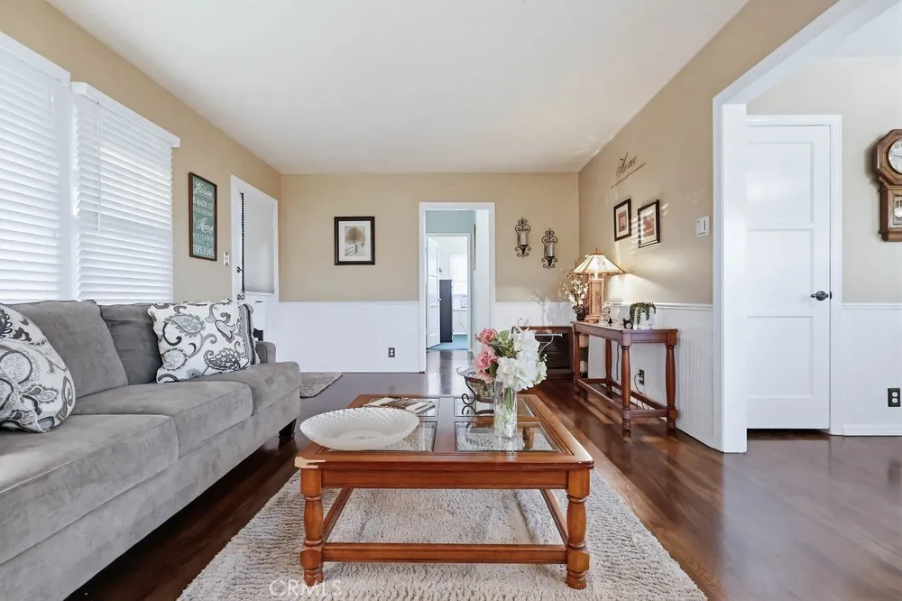 4702 Castana, Lakewood, California 90712 home-pic-16