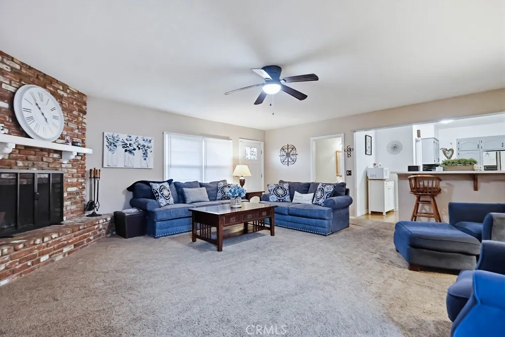 4702 Castana, Lakewood, California 90712 home-pic-37