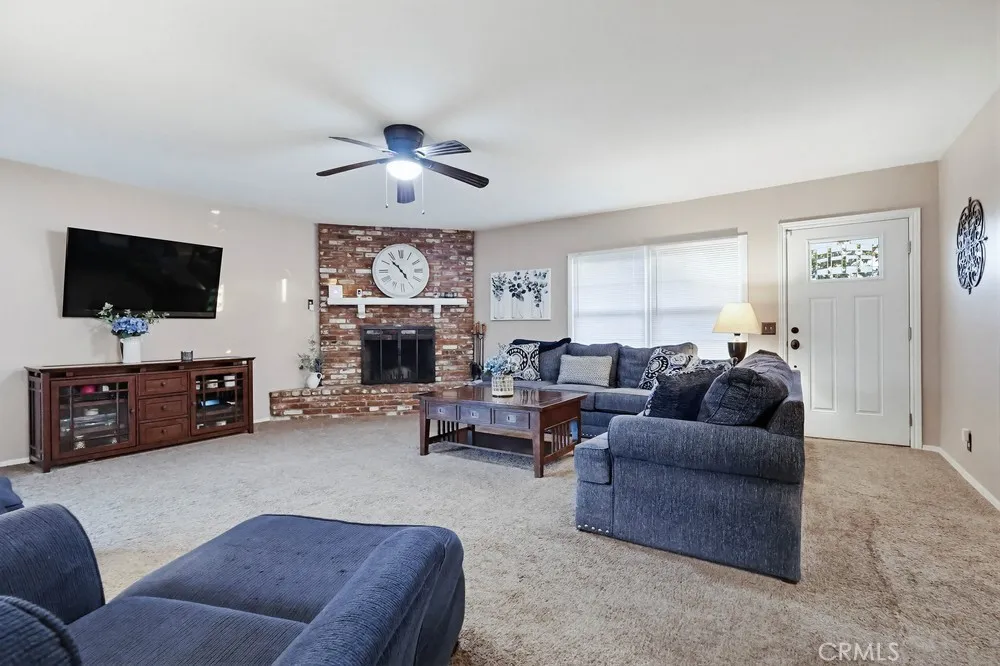 4702 Castana, Lakewood, California 90712 home-pic-34