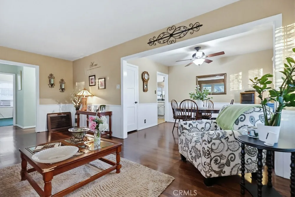 4702 Castana, Lakewood, California 90712 home-pic-21