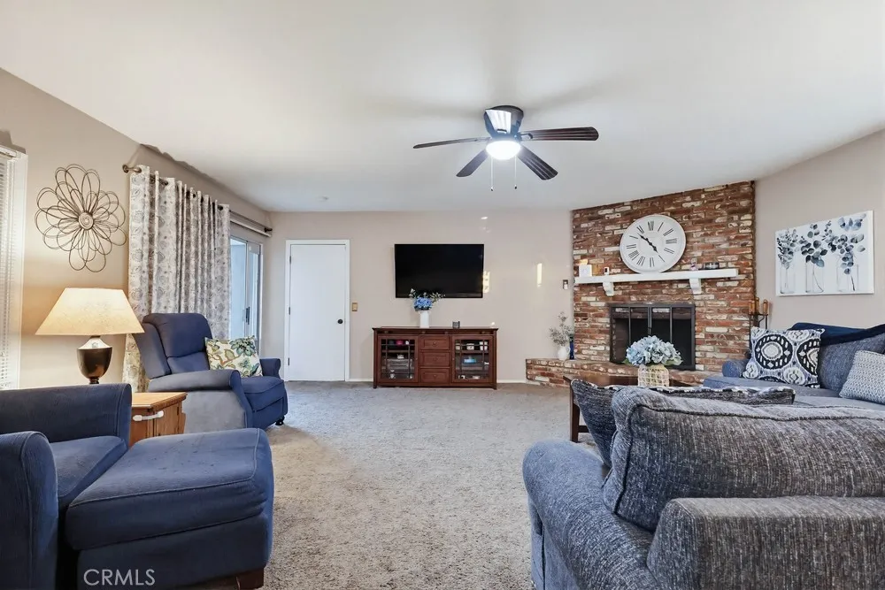 4702 Castana, Lakewood, California 90712 home-pic-33