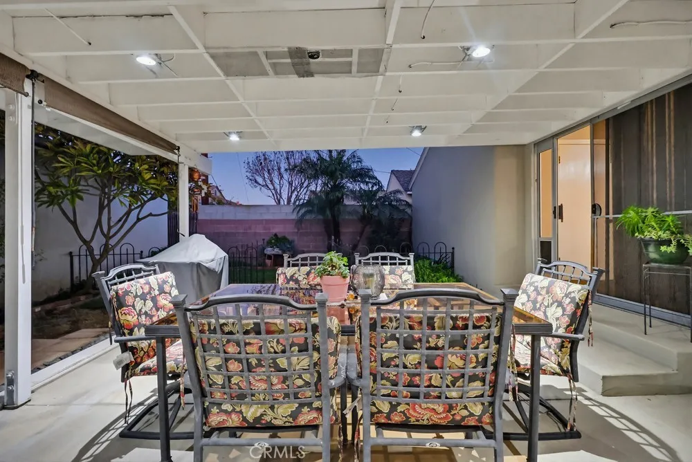 4702 Castana, Lakewood, California 90712 home-pic-11