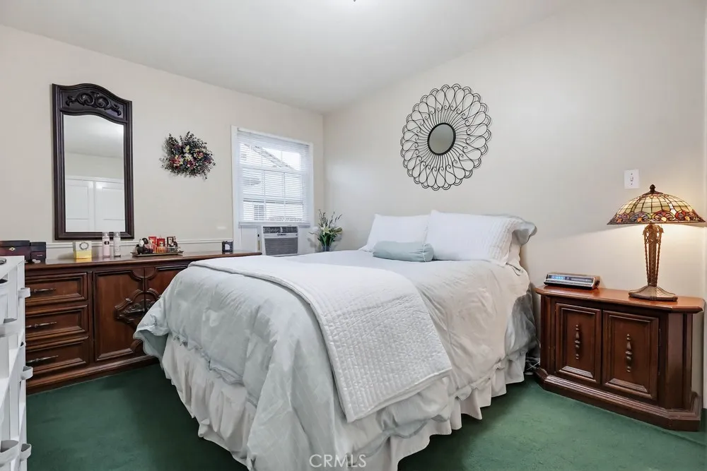 4702 Castana, Lakewood, California 90712 home-pic-43