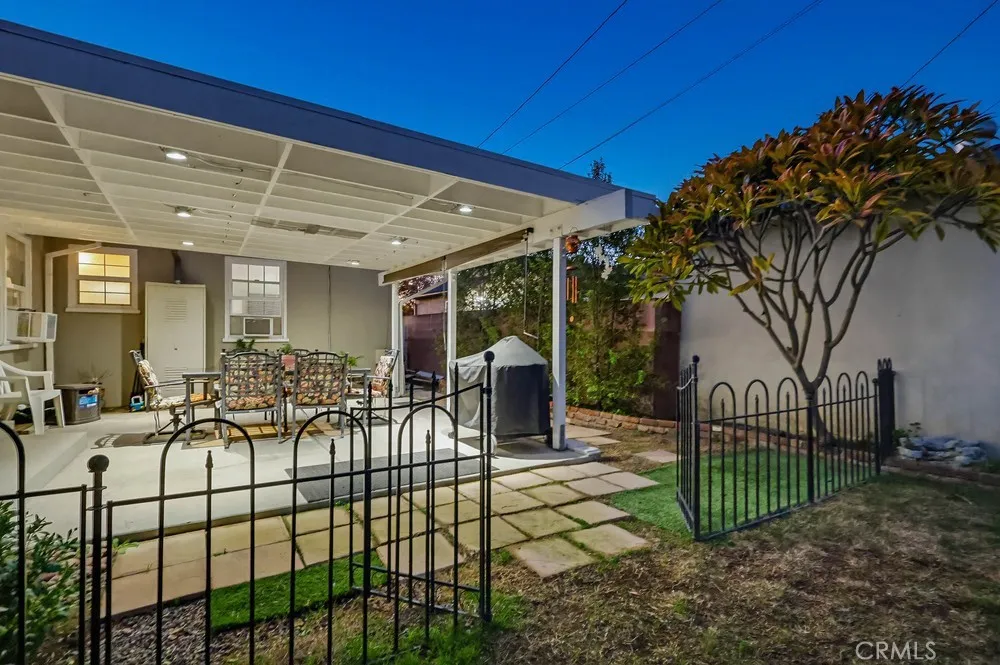 4702 Castana, Lakewood, California 90712 home-pic-6