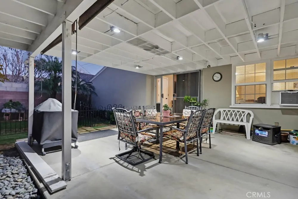 4702 Castana, Lakewood, California 90712 home-pic-7