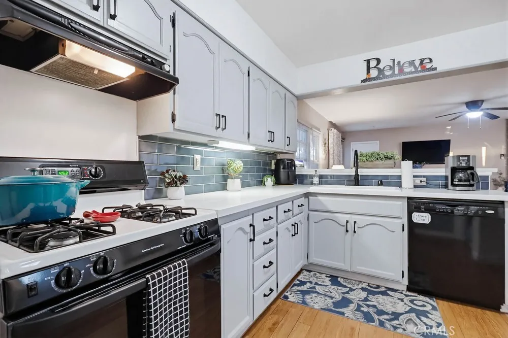 4702 Castana, Lakewood, California 90712 home-pic-28