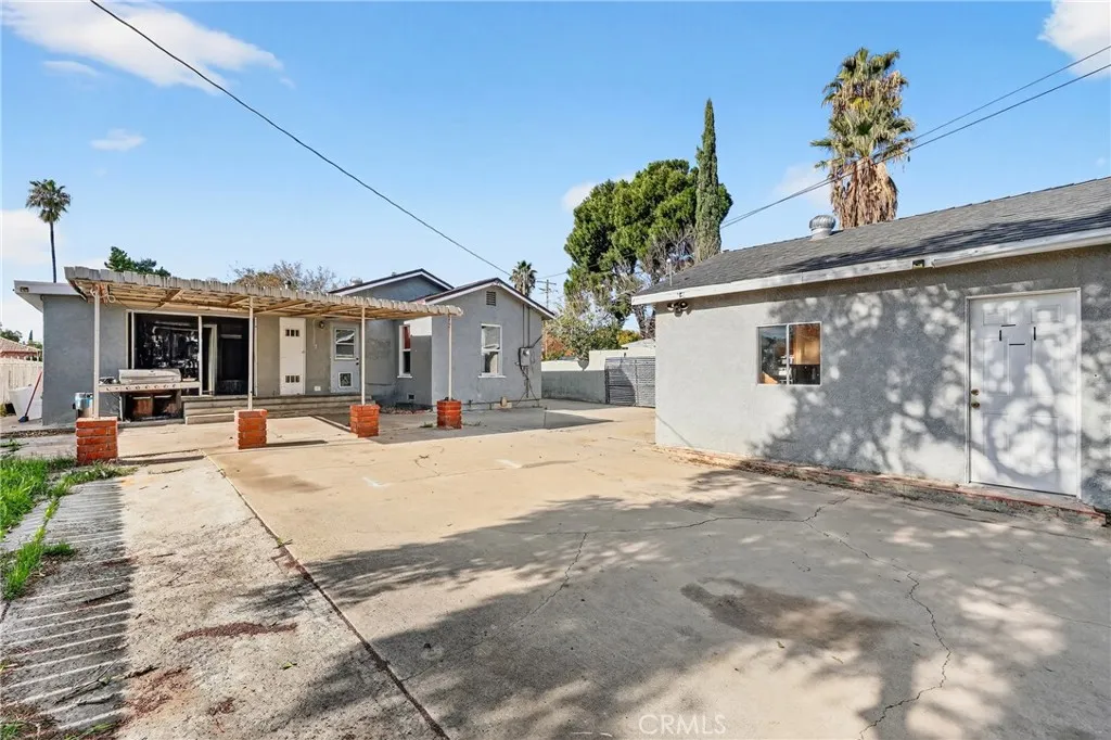 1737 N Lugo Avenue, San Bernardino, California 92404 home-pic-10