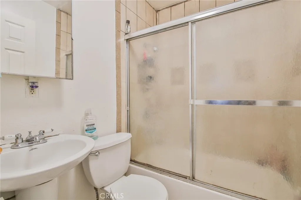155 157 W 103 Street, Los Angeles, California 90003 home-pic-11