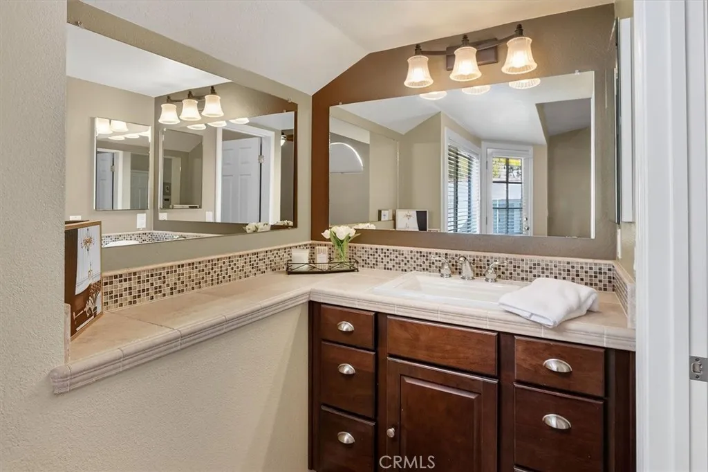 22701 Coral Way, Saugus, California 91390 home-pic-21