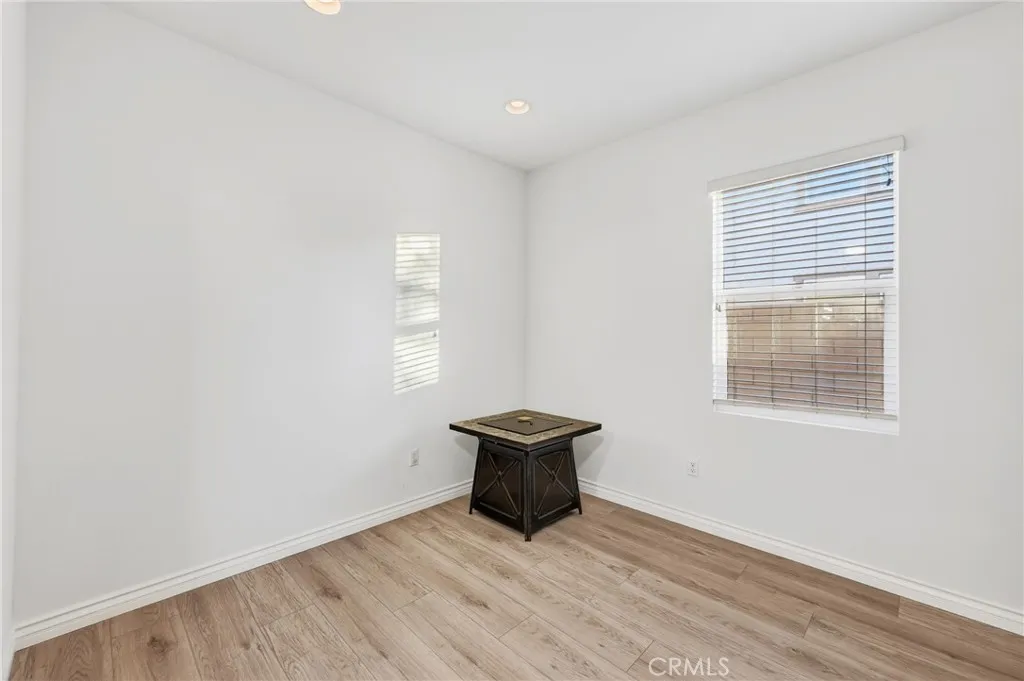 15941 Silver Tip, Victorville, California 92394 home-pic-8
