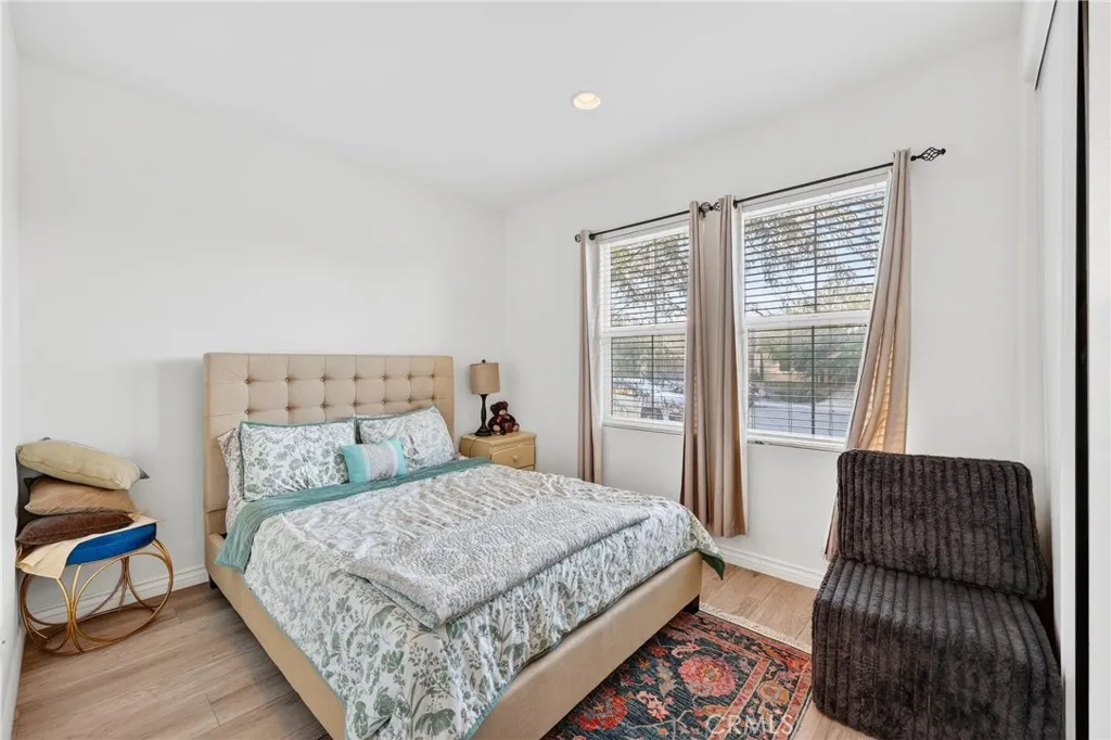 15941 Silver Tip, Victorville, California 92394 home-pic-4