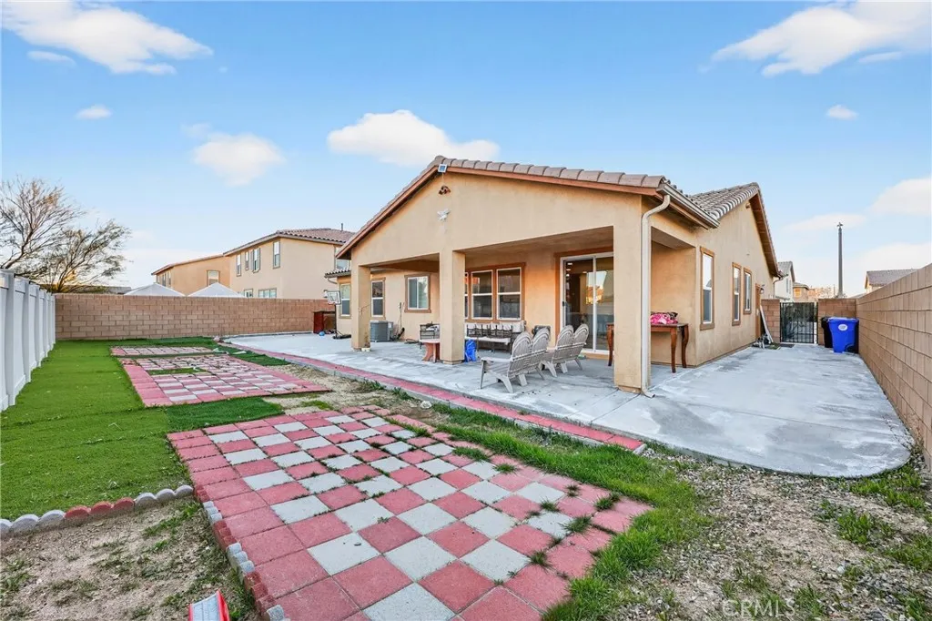 15941 Silver Tip, Victorville, California 92394 home-pic-9