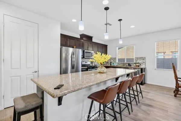 15941 Silver Tip, Victorville, California 92394 home-pic-2