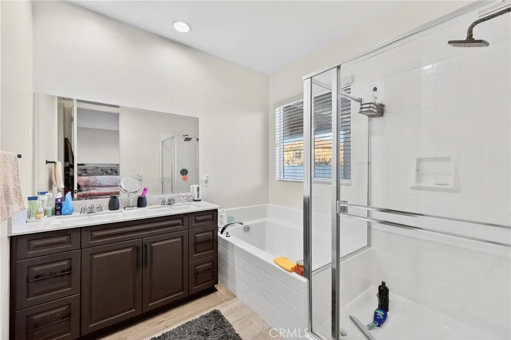15941 Silver Tip, Victorville, California 92394 home-pic-10