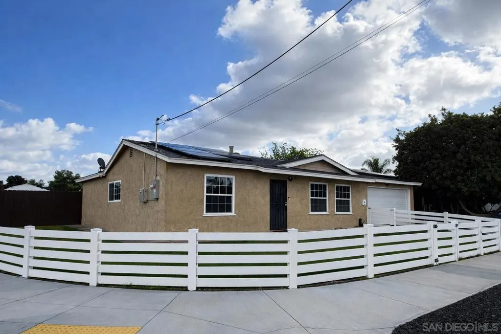 557 Parkbrook Street, Spring Valley, California 91977 home-pic-2