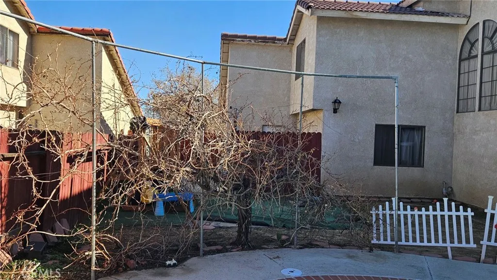 37337 26th E, Palmdale, California 93550 home-pic-10