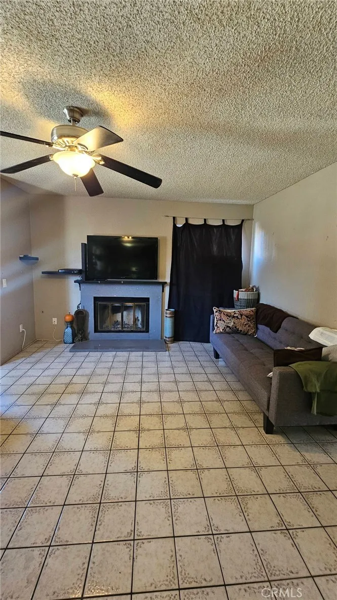 37337 26th E, Palmdale, California 93550 home-pic-6