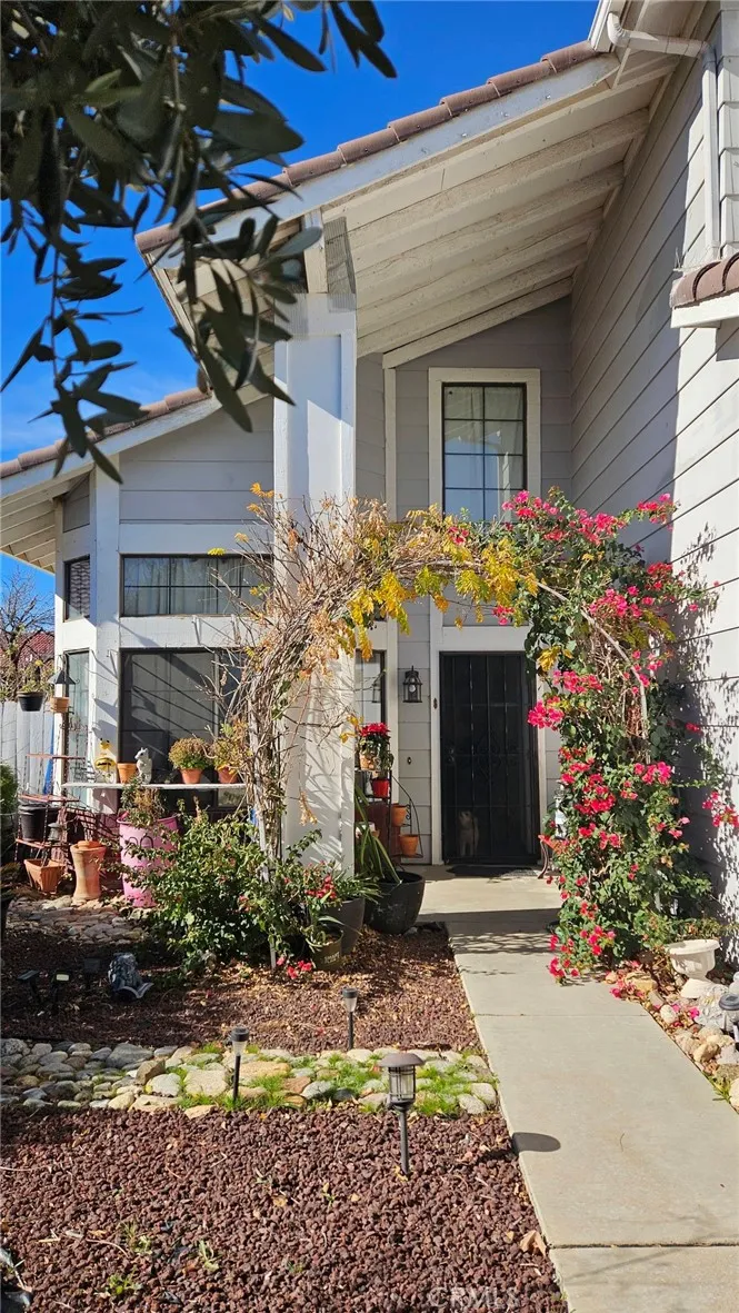 37337 26th E, Palmdale, California 93550 home-pic-2