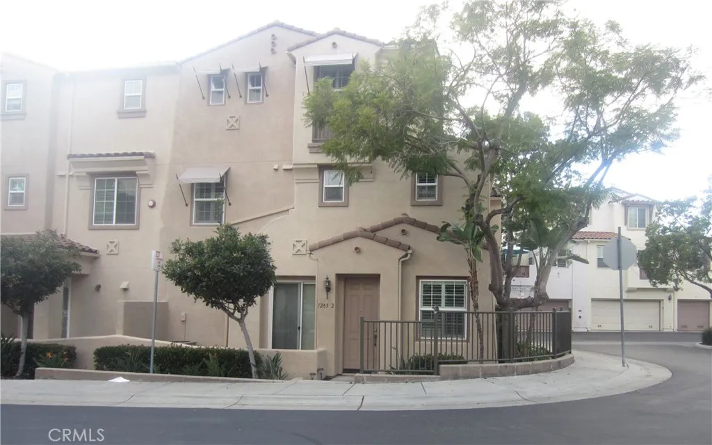 1285 Fools Gold Way 2, Chula Vista, California 91913 home-pic-1