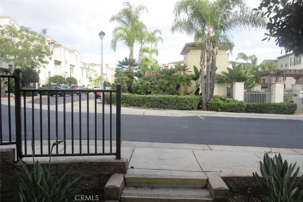 1285 Fools Gold Way 2, Chula Vista, California 91913 home-pic-3