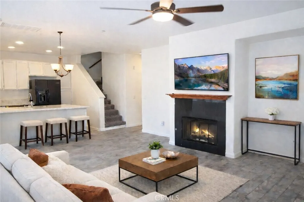 1285 Fools Gold Way 2, Chula Vista, California 91913 home-pic-6