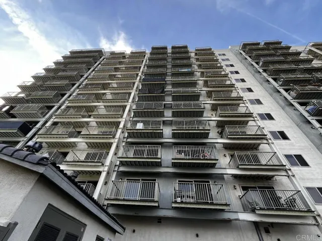 Unit front