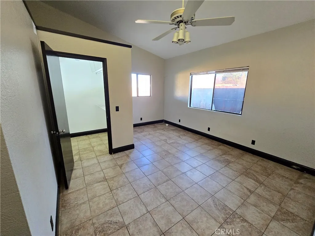 6569 N College Avenue, Fresno, California 93704 home-pic-23