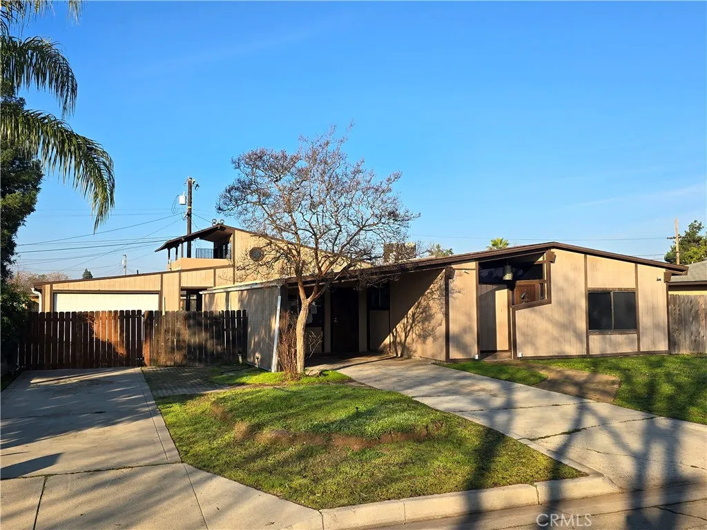 6569 N College Avenue, Fresno, California 93704 home-pic-1