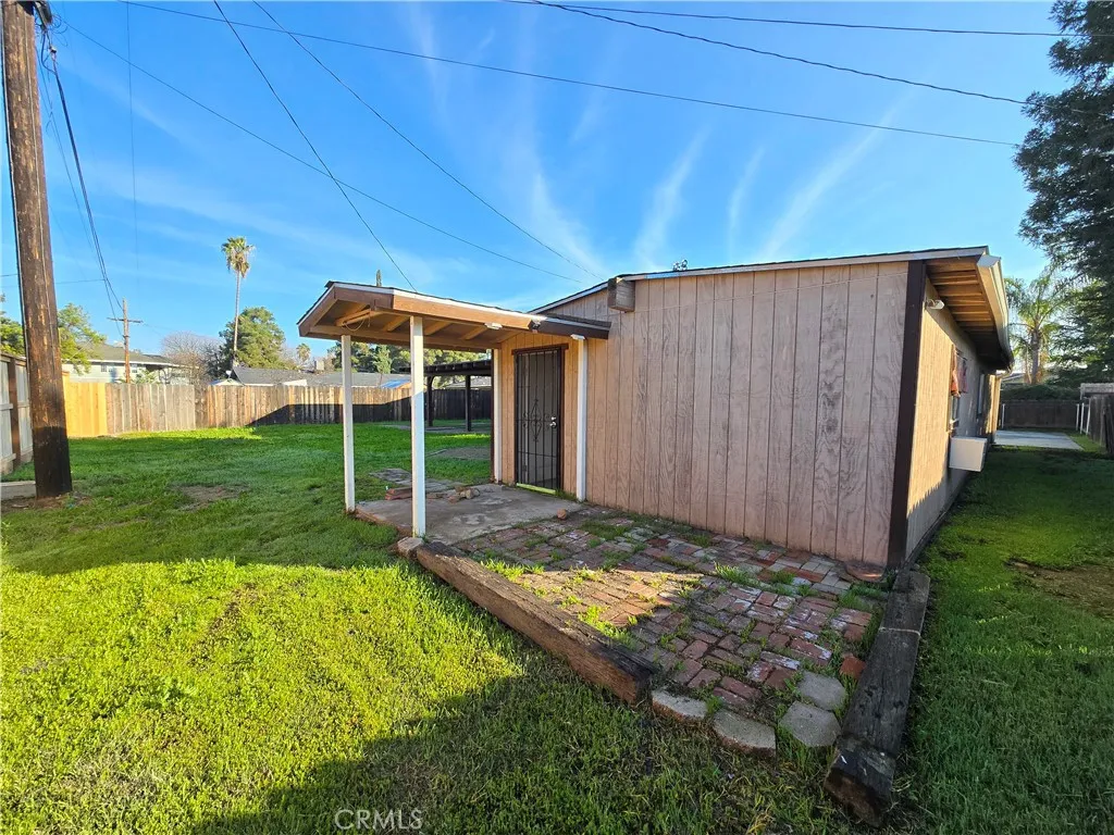 6569 N College Avenue, Fresno, California 93704 home-pic-34