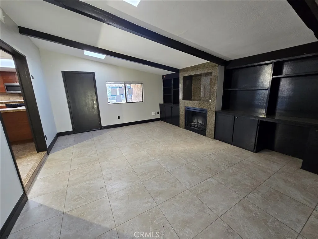 6569 N College Avenue, Fresno, California 93704 home-pic-12