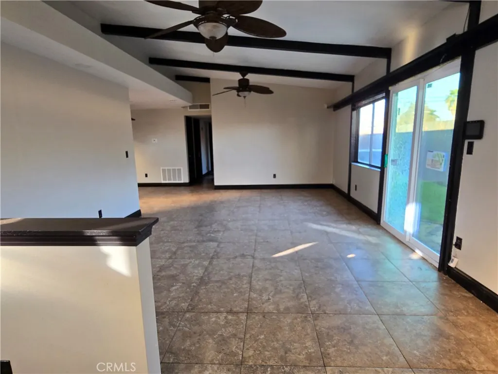 6569 N College Avenue, Fresno, California 93704 home-pic-6