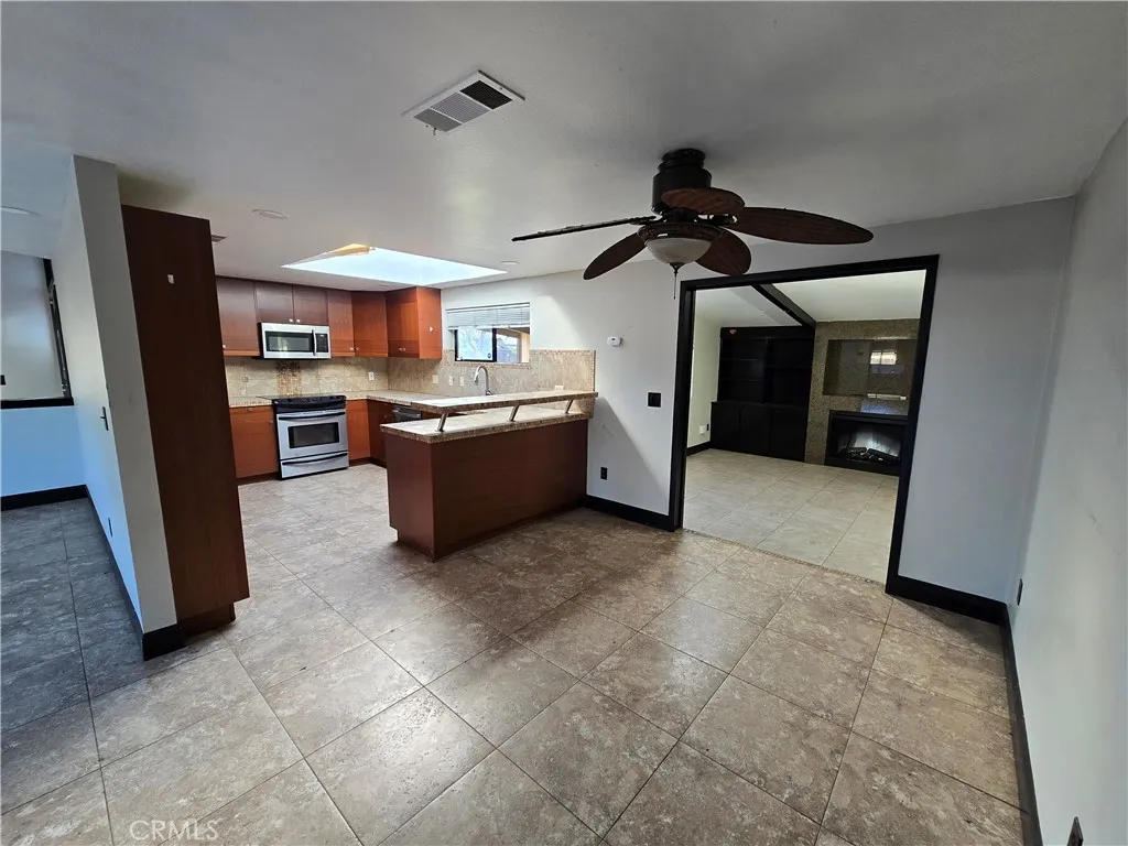 6569 N College Avenue, Fresno, California 93704 home-pic-9