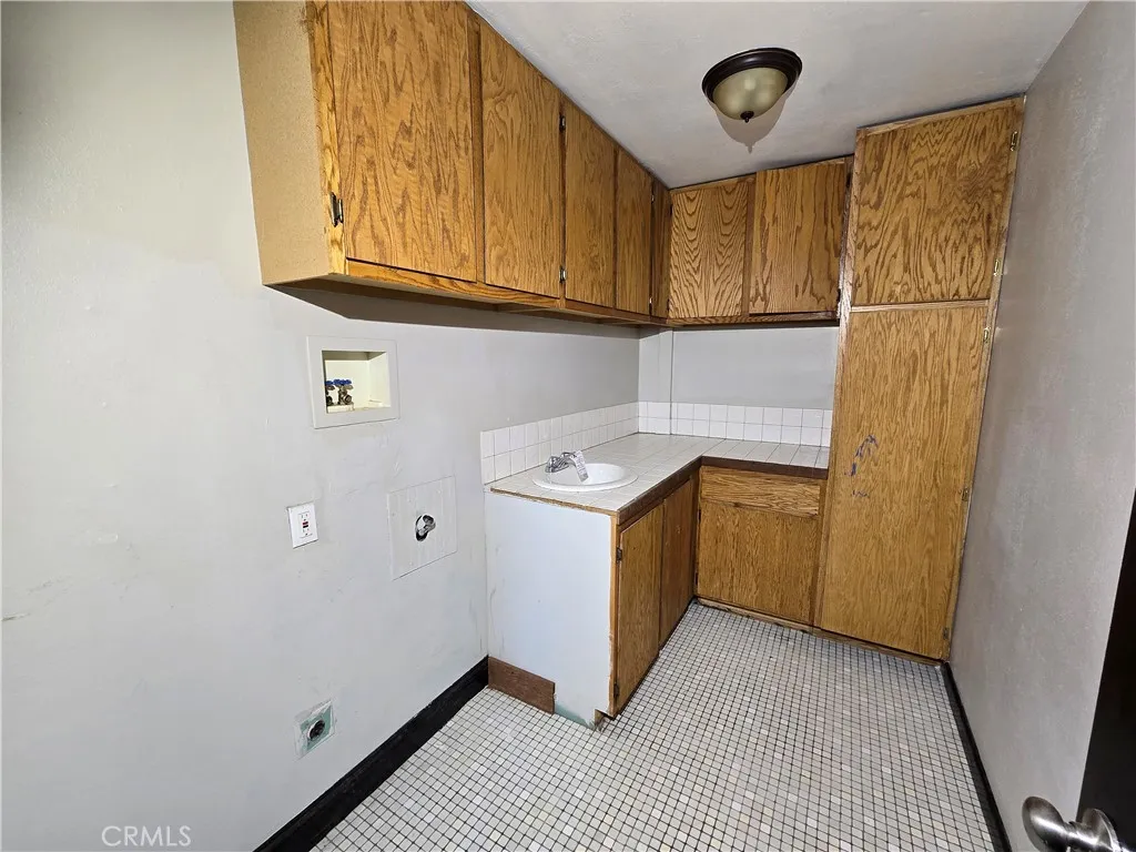 6569 N College Avenue, Fresno, California 93704 home-pic-17