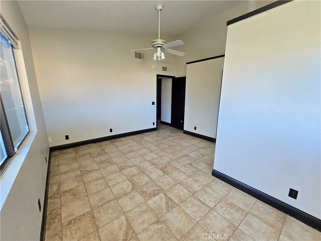 6569 N College Avenue, Fresno, California 93704 home-pic-22