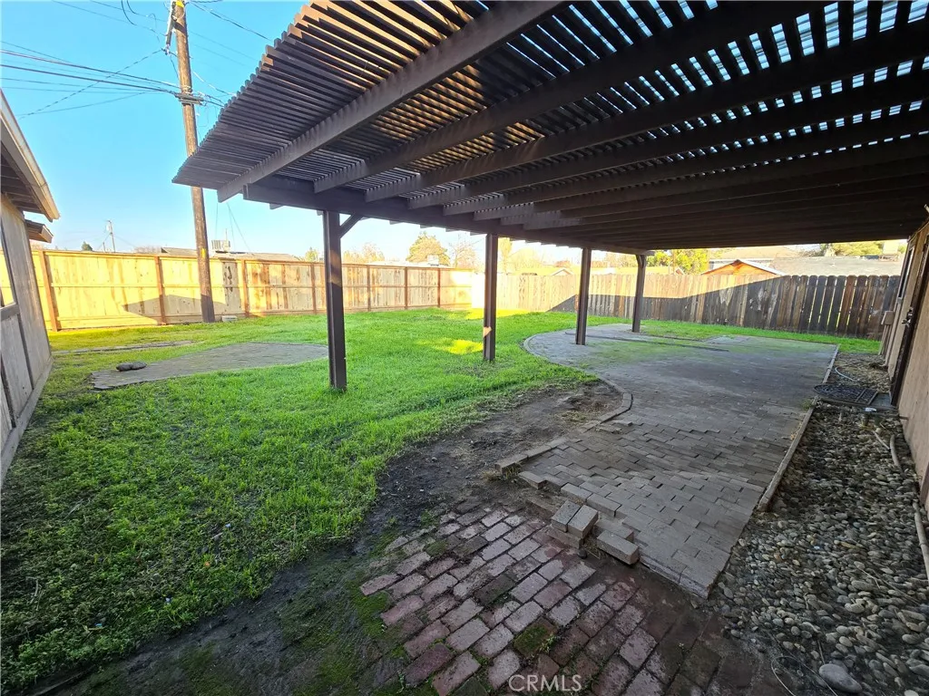 6569 N College Avenue, Fresno, California 93704 home-pic-40