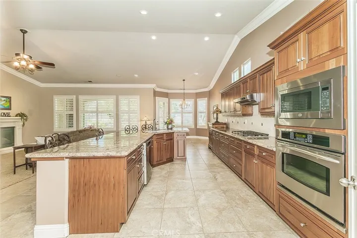 Microwave & gas cooktop are replaced in 2025