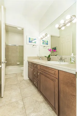 3725 Everglade, Clovis, California 93619