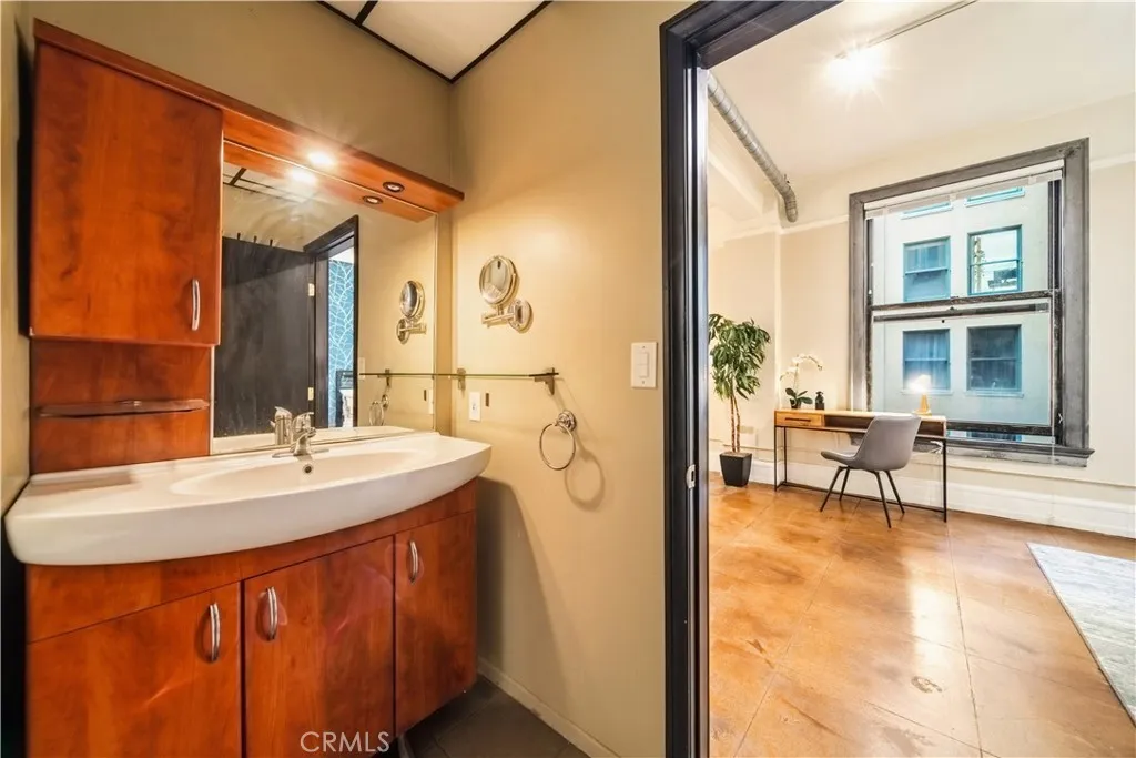 108 W 2nd Street 410, Los Angeles, California 90012 home-pic-15
