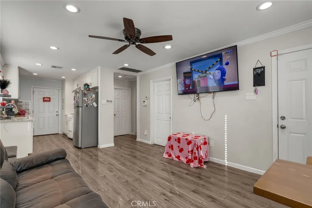 289 E Heath, Long Beach, California 90805 home-pic-6