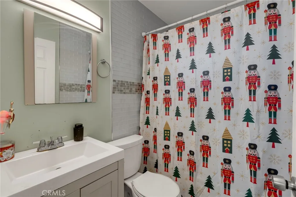 289 E Heath, Long Beach, California 90805 home-pic-13
