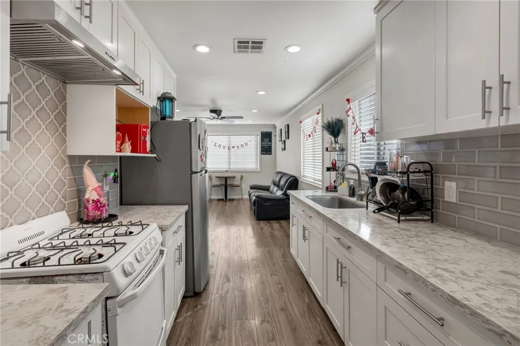 289 E Heath, Long Beach, California 90805 home-pic-9