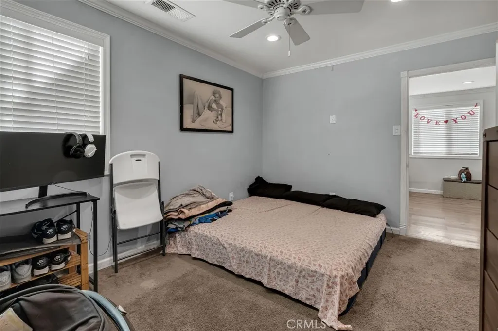 289 E Heath, Long Beach, California 90805 home-pic-11